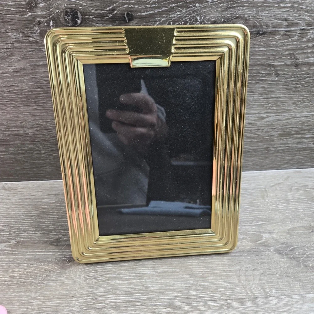 Vintage Art Deco Ribbed Gold Tone Picture Frame 8x6Tiered Edge Design